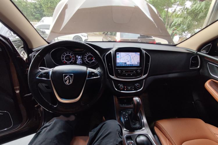 Used Baojun 560 2017 Rhythmic Edition 1.8L iAMT Prestige Model
