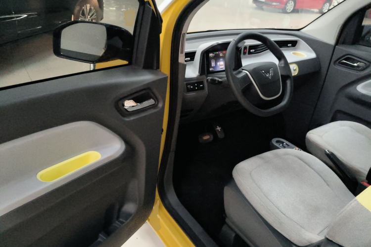 Used Wuling Hongguang MINIEV 2021 Macaron Fashion Model Lithium Iron Phosphate Driver Seat