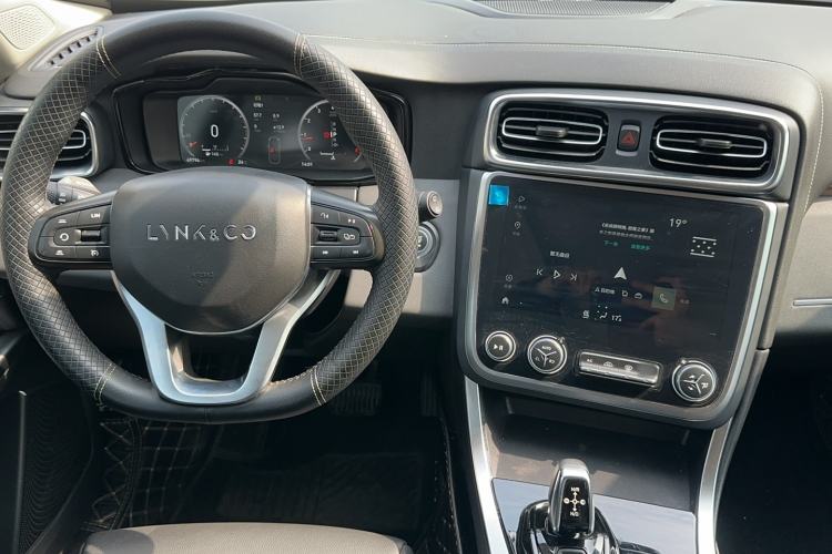 Used Lynk & Co 01 2020 2.0T Two-Wheel Drive Pure Pro Version China VI Standard