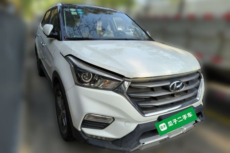 Used Hyundai ix25 2017 1.6L Automatic Smart Version Front Right 45 Deg