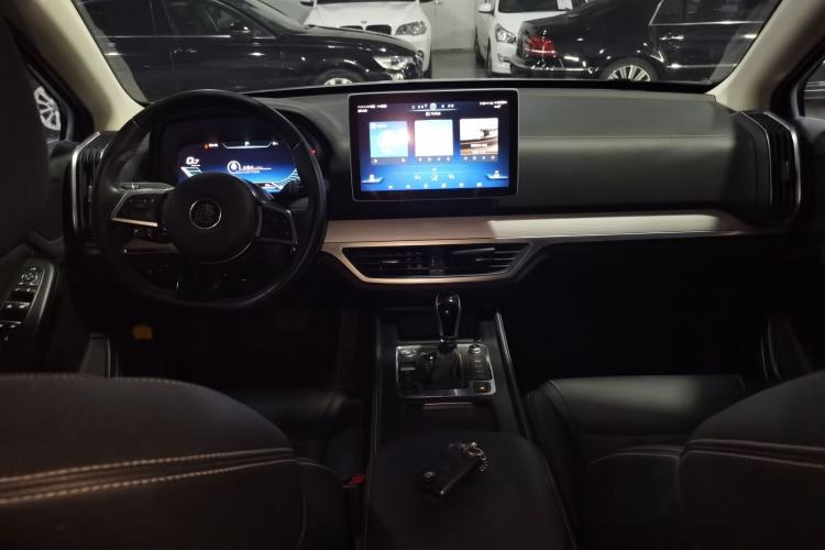 Used BYD Tang 2018 2.0T Automatic SmartConnect Prestige 7-Seater China V Standard Interior 2