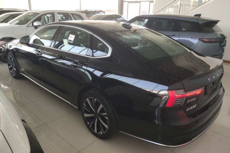 Used Volvo S90 2026 B5 Zhiyi Luxury Edition