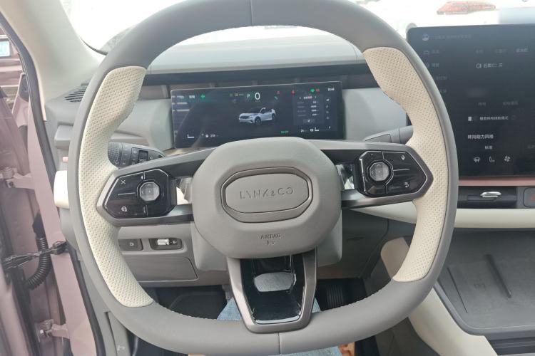 Used Lynk & Co 06 EM-P 2023 EM-P 126 Long-Range Halo Steering Wheel