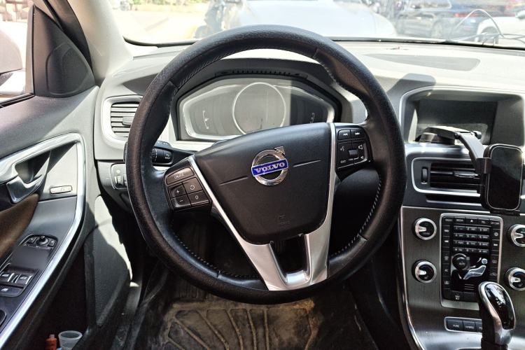 Used Volvo S60 New Energy 2015 S60L E-Drive Hybrid T6 Smart Drive Edition Steering Wheel