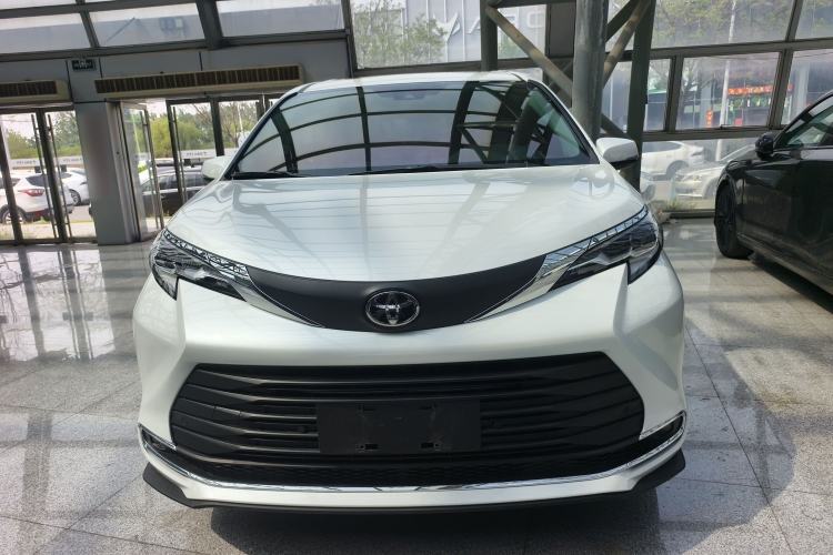 Used Toyota SIENNA 2026 Model 2.5L Dual-Engine Two-Wheel-Drive Comfort Edition
