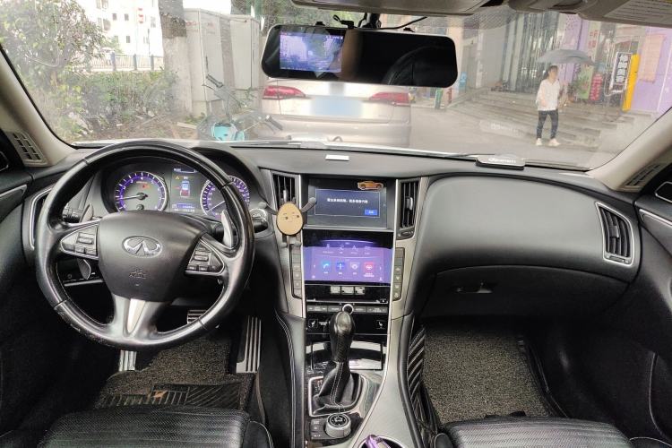 Used Infiniti Q50L 2015 2.0T Sport Edition Center Console