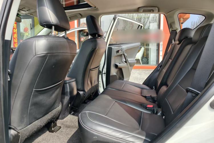 Used Toyota RAV4 2016 2.0L CVT Two-Wheel Drive Comfort Edition China V Standard
