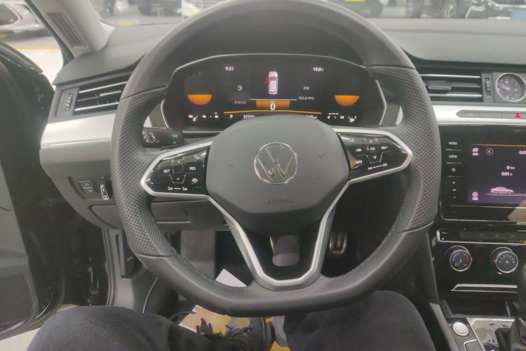 Used Volkswagen Magotan 2025 Zhongxiang Version 280TSI DSG Comfort Edition Steering Wheel