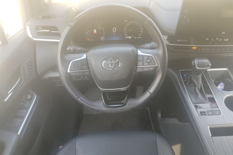 Used Toyota SIENNA 2024 2.5L Hybrid Platinum Edition