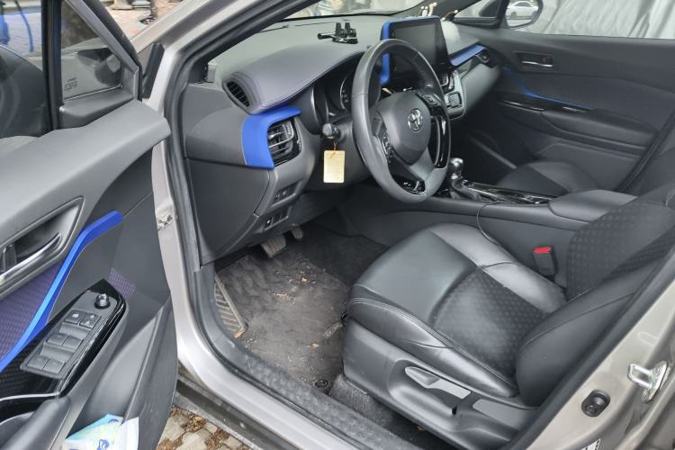 Used Toyota IZOA 2018 2.0L Yichi Version China VI Standard