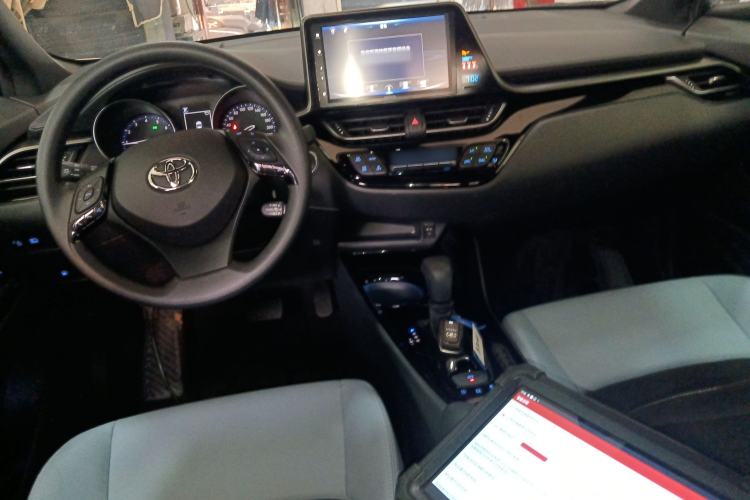 Used Toyota IZOA 2020 2.0L Yi Xiang CARE Center Console