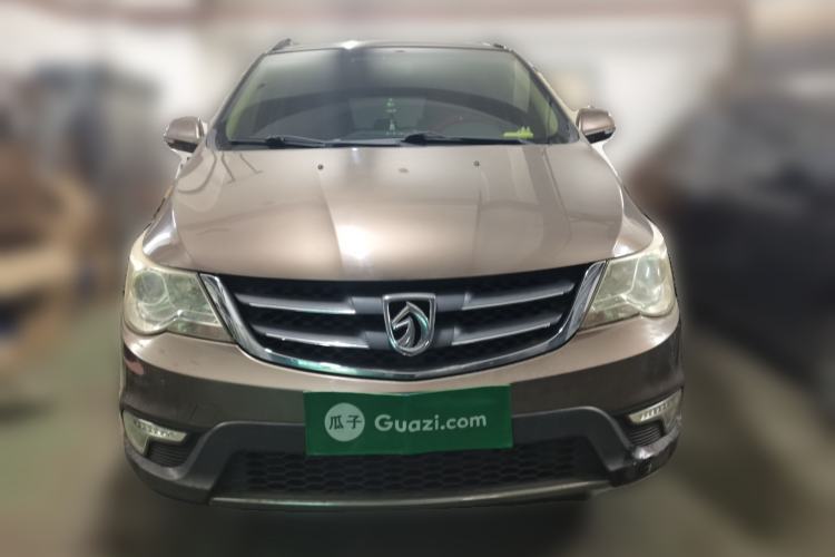 Used Baojun 730 2015 1.8L Manual Luxury Navigation ESP Version 7-seater Front