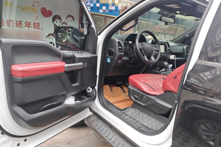 Used Ford F-150 Raptor 
