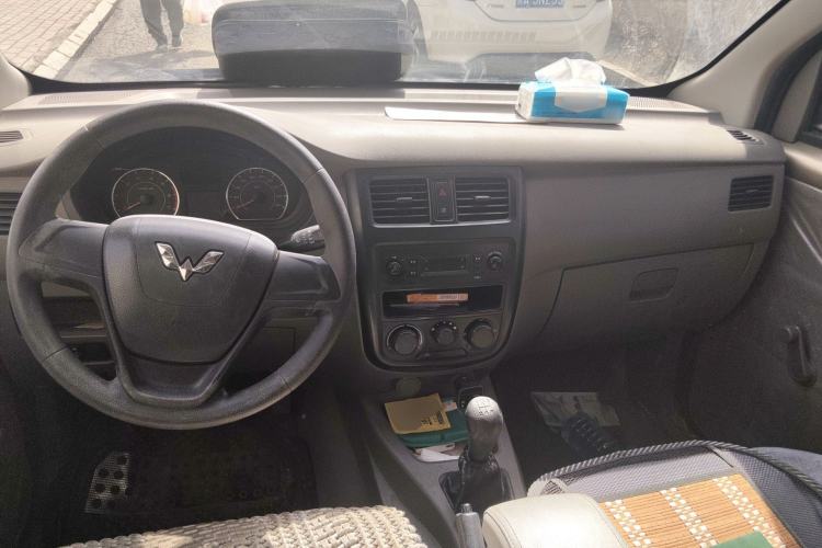 Used Wuling Hongguang 2015 1.5L S Basic Version China V Standard Center Console