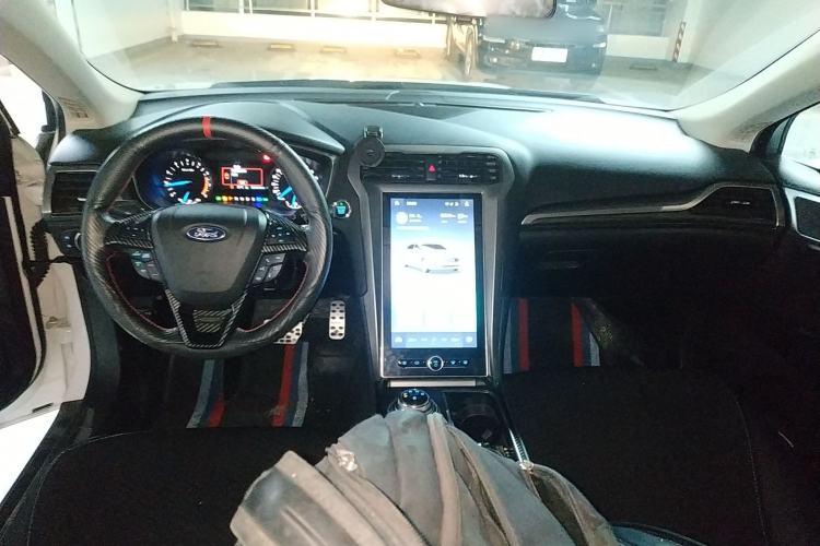 Used Ford Mondeo 2020 EcoBoost 200 Stylish Model Center Console