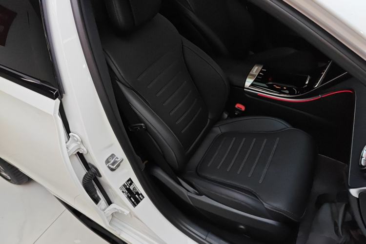 Used Mercedes-Benz C-Class 2024 Second Facelift C 260 L Starry Night Sport Edition
