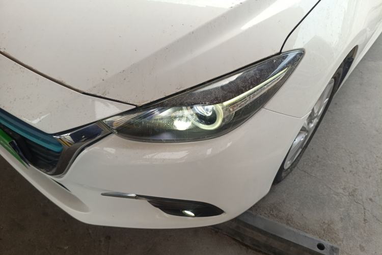 Used Mazda 3 Axela 2017 Sedan 1.5L Automatic Luxury Model Emission Standard China V Left Front Headlight