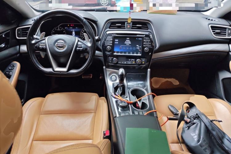 Used Nissan Maxima 2016 2.5L XL Luxury Edition Center Console