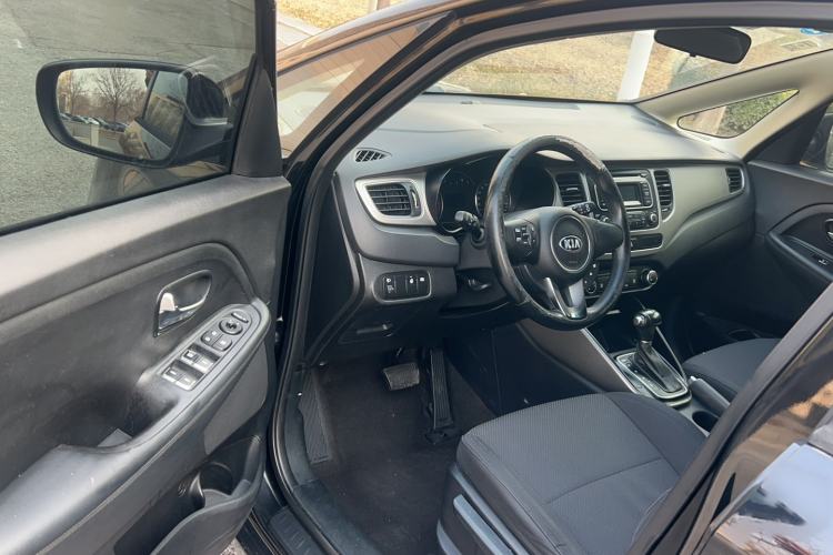 Used Kia Carens 2013 2.0L 7-Seater Automatic Standard Version China V Standard