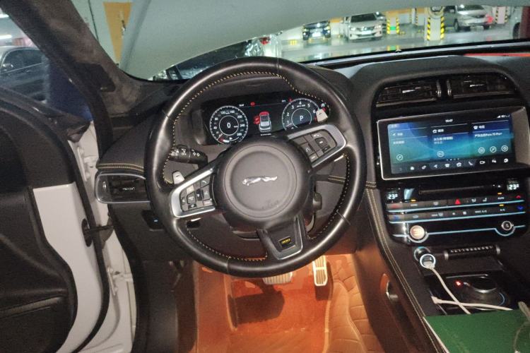 Used Jaguar F-PACE 2020 300-Sport Sports Edition Steering Wheel