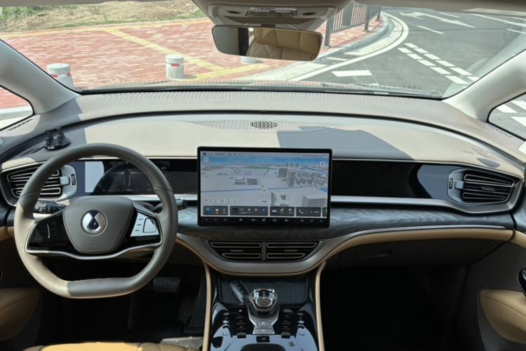 Used Denza D9 2022 DM-i 1040 Prestige Model
