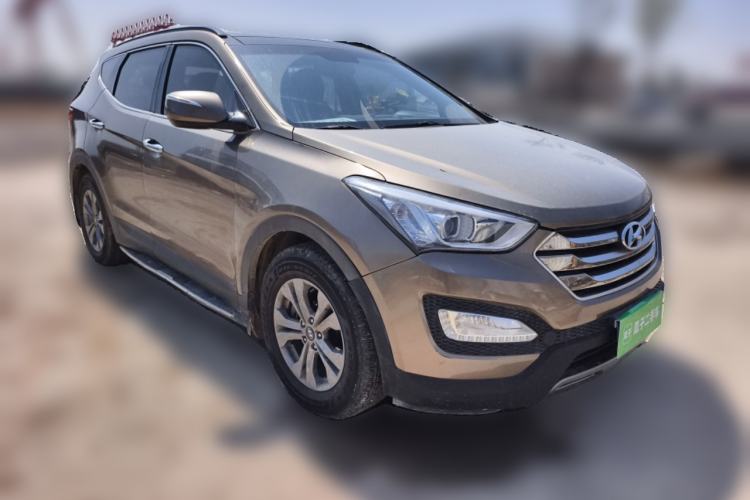 Used Hyundai Santa Fe 2015 2.0T Automatic Two-Wheel Drive Smart Version 5 Seats Front Right 45 Deg
