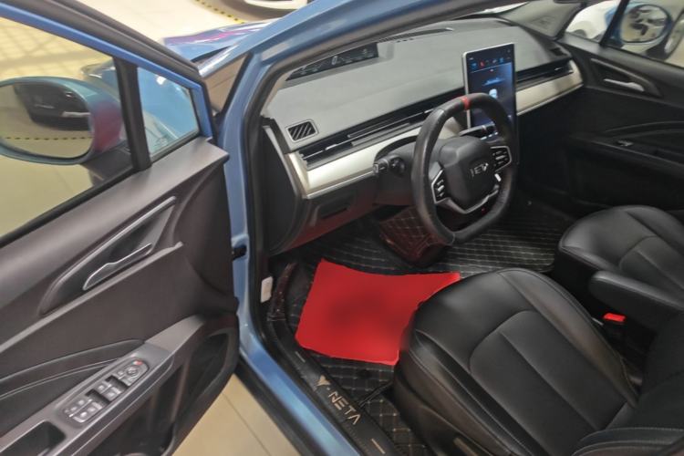 Used NETA V 2022 Long-Range Industry Custom Edition Driver Seat