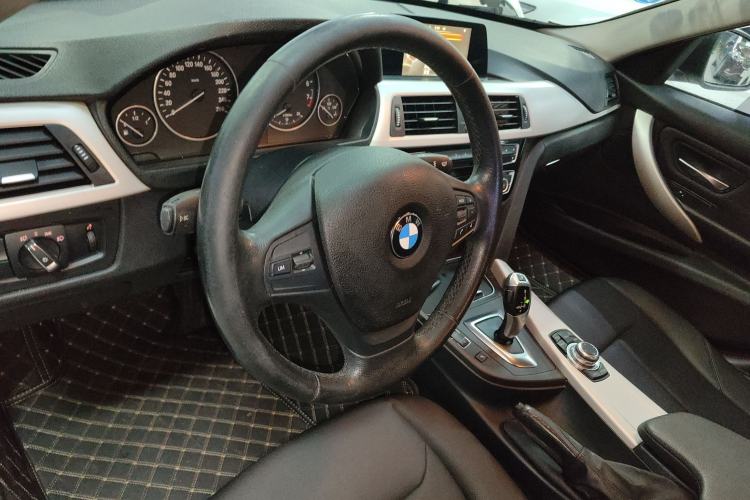Used BMW 3 Series 2016 320i Fashion Model