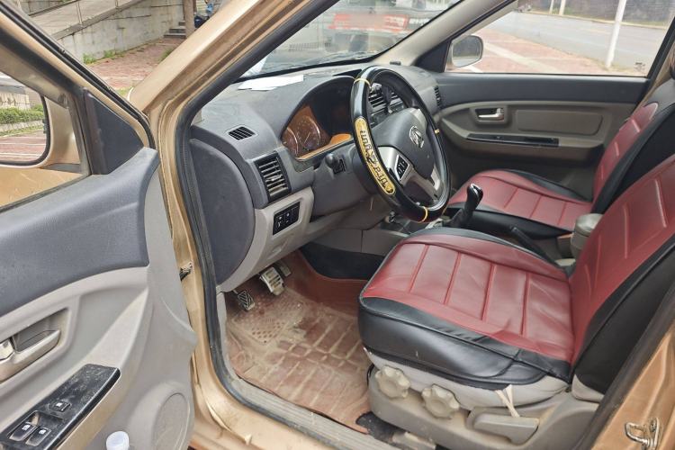 Used BAIC Weiwang M20 2014 1.5L Comfort Version BJ415B Interior 5