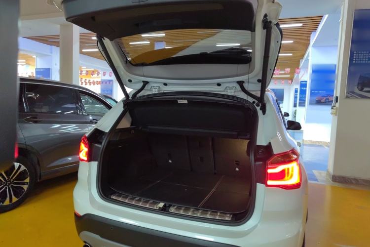 Used BMW X1 2018 sDrive18Li Luxury Model Trunk