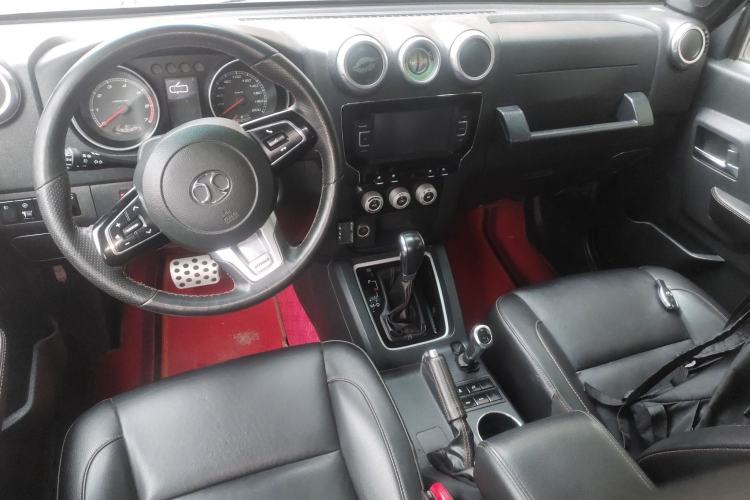 Used BAIC Off-Road BJ40 2016 40L 2.3T Automatic All-Wheel Drive Premium Edition Center Console