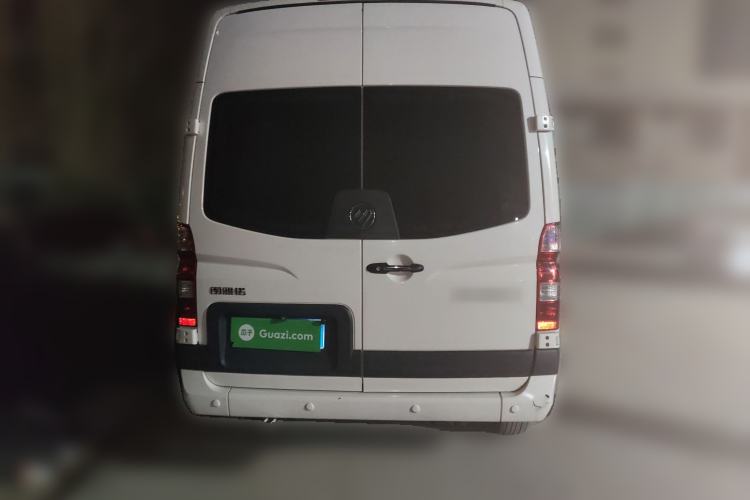 Used Foton Toano 2023 Urban Edition Multi-Function 2.0T Manual Short Wheelbase Mid-Roof Rear Single Tire – Available in 5/6/9-Seater Configurations