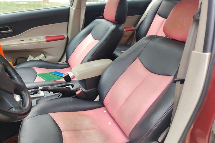 Used Bestune B50 2011 1.6L automatic with sunroof
