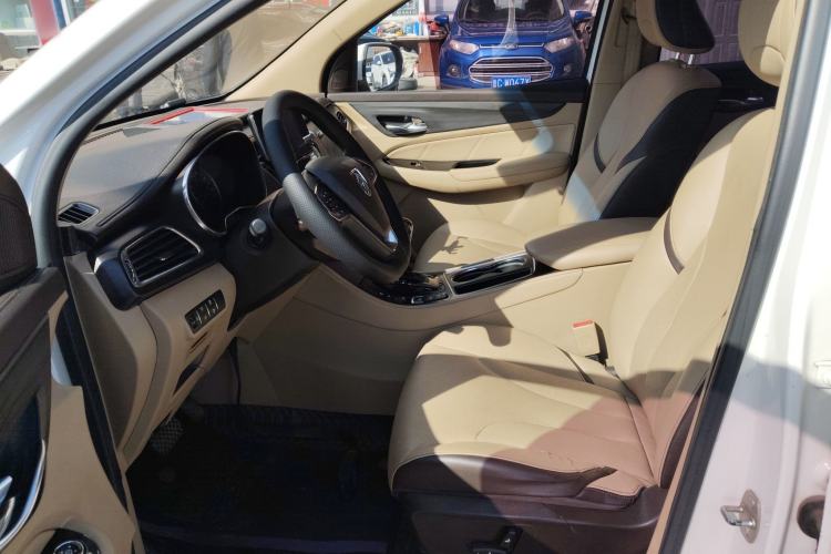 Used Baojun 730 2017 1.8L iAMT Prestige Version 7 Seats