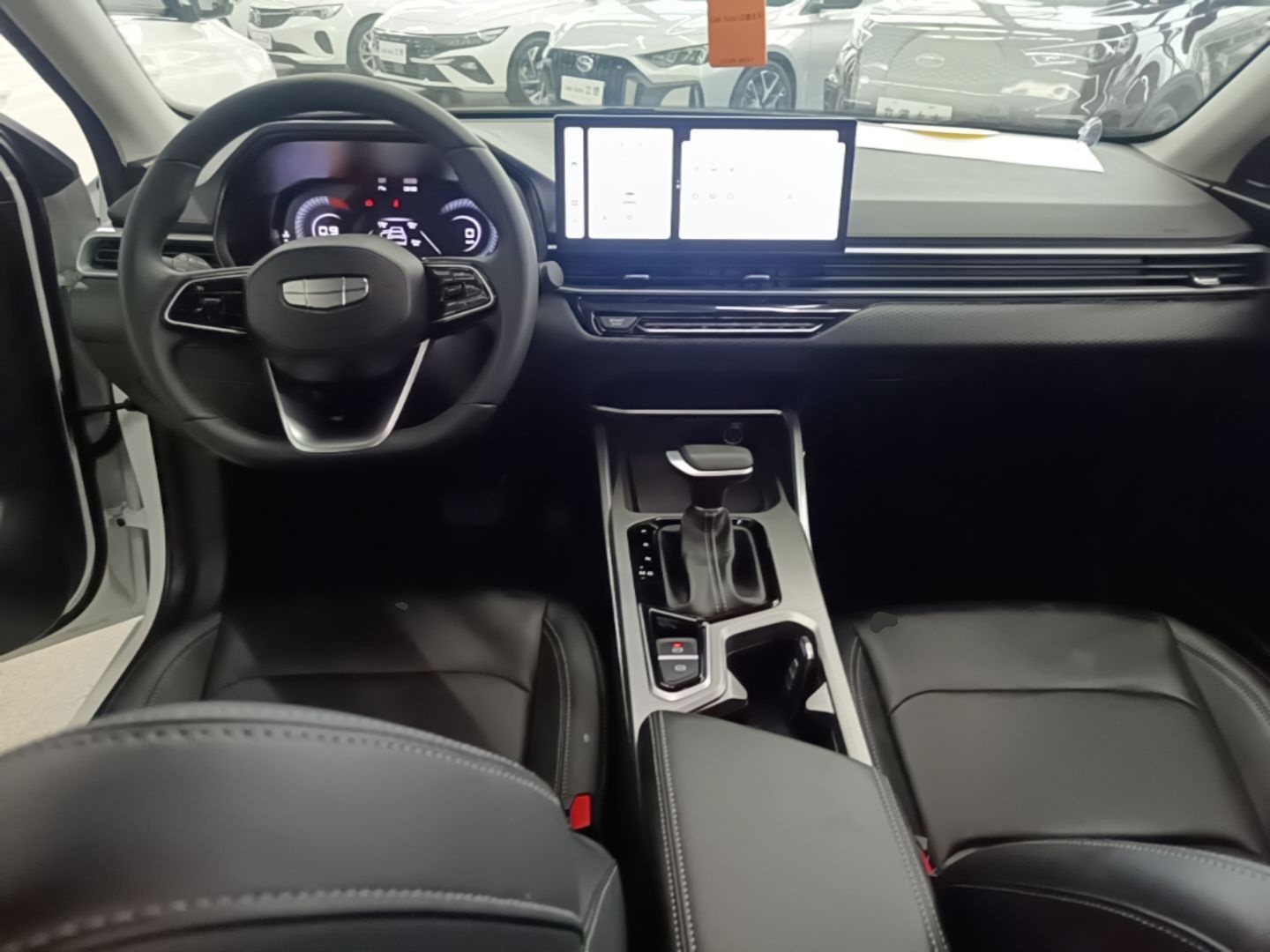 Geely Auto Emgrand 2025 4th Generation 1.5L CVT Luxury Version — снимка 12