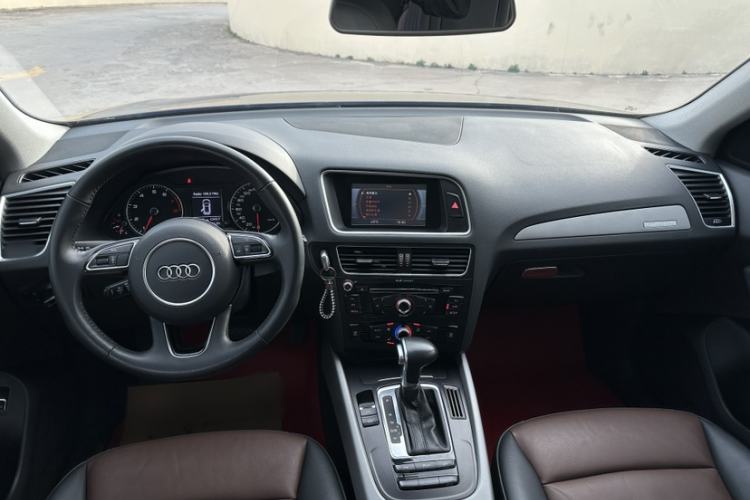 Used Audi Q5 2018 Collector's Edition 40 TFSI Ambition Model
