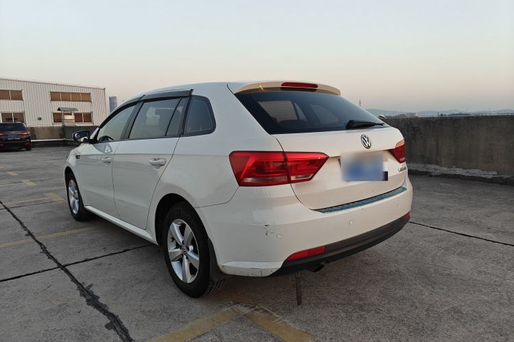 Used Volkswagen Gran Lavida 2013 1.6L Manual Fashion Model