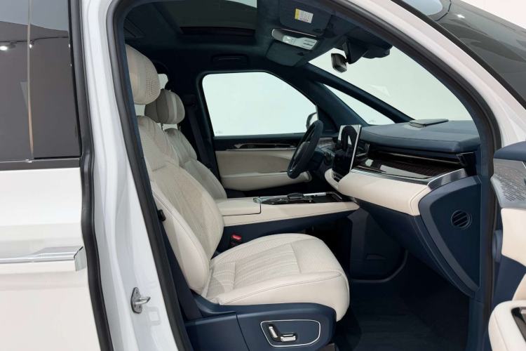 Used Zeekr 009 2022 WE Edition Right Front Seat