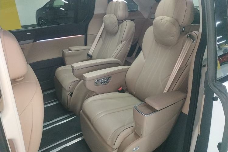 Used XPeng X9 2025 740 Ultra-Long Range Max
