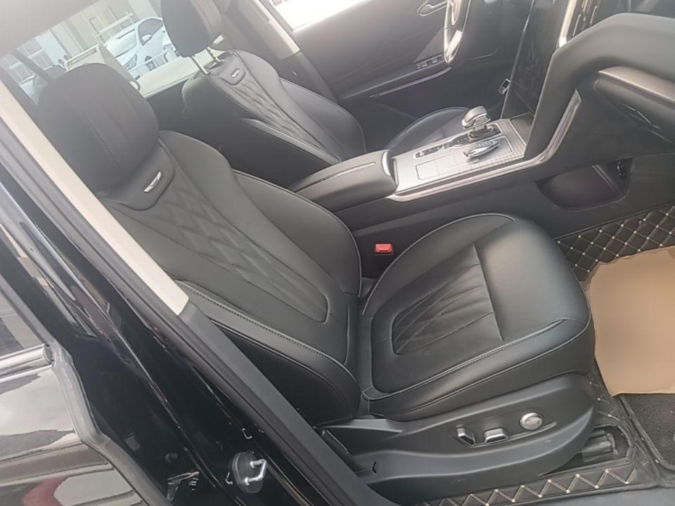 Hongqi HS7 PHEV 2024 2.0T PHEV Four-Wheel Drive Flagship Edition 6 Seats — снимка 19