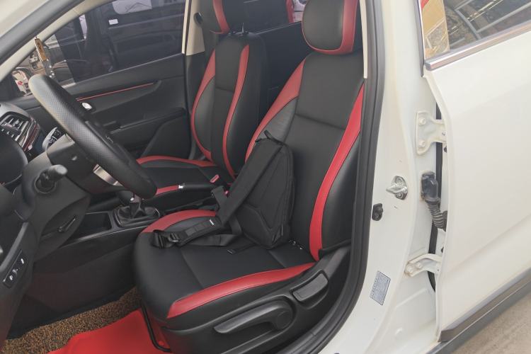 Used Kia KX Cross 2017 1.4L MT GLS Left Front Seat