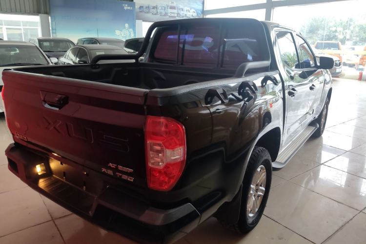 Used SAIC MAXUS T60 2017 2.0T Gasoline Automatic Two-Wheel Drive High-Ride Elite Standard Cabin