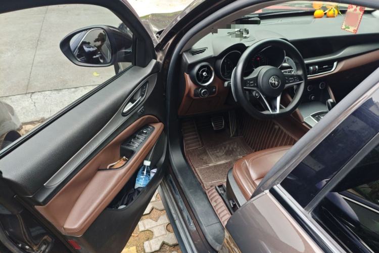 Used Alfa Romeo Stelvio 2017 2.0T 200HP Luxury Edition
