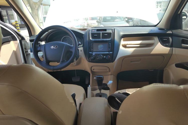 Used Kia Sportage 2013 2.0L Automatic Two-Wheel Drive GL Trim Center Console