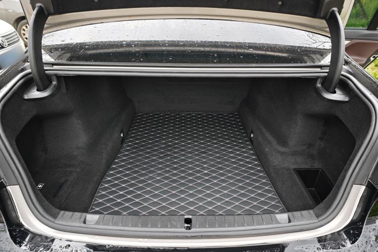 Used BMW 7 Series 2021 740Li Luxury Edition with Premium Package Trunk