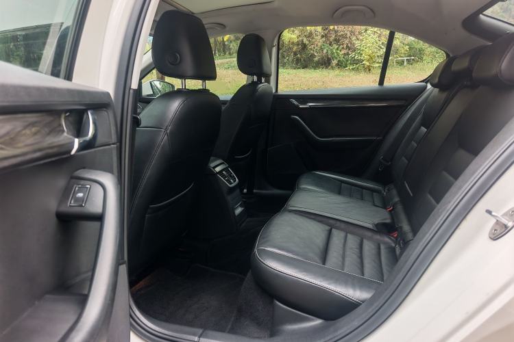 Used Skoda Octavia 2016 1.6L Automatic Smart Drive Edition
