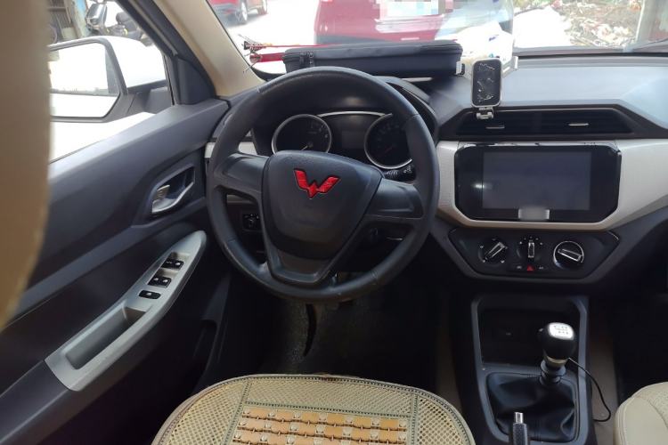 Used Wuling Hongguang 2021 1.5L S Comfort Edition LAR Steering Wheel