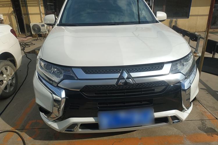 Used Mitsubishi Outlander 2021 Revised Version 2.0L Two-Wheel Drive Comfort Edition 5 Seats Front