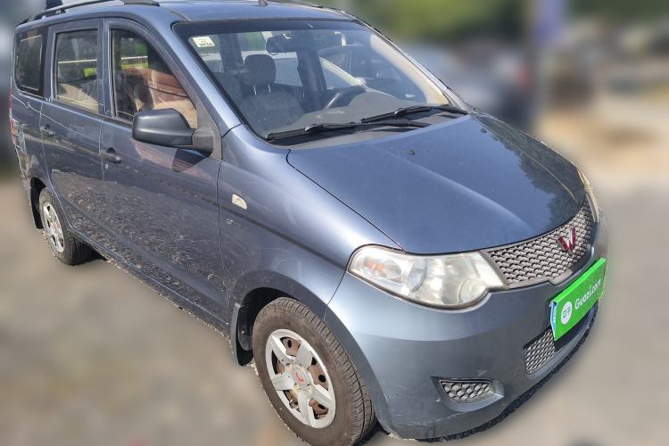 Used Wuling Hongguang 2014 1.5L Base Version Front Right 45 Deg