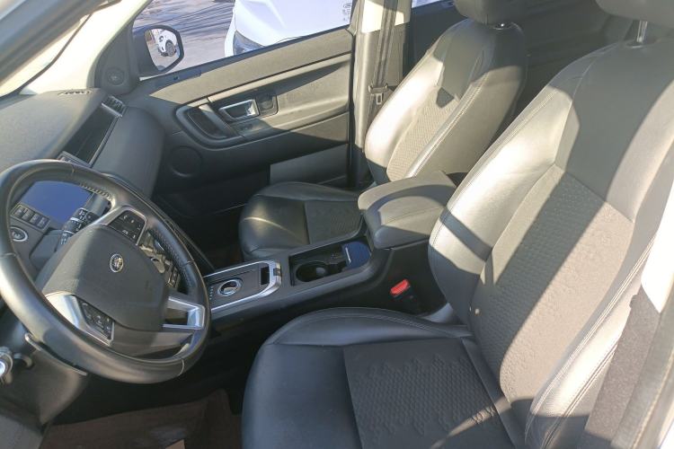 Used Land Rover Discovery Sport 2019 240 PS PURE Edition China VI Standard
